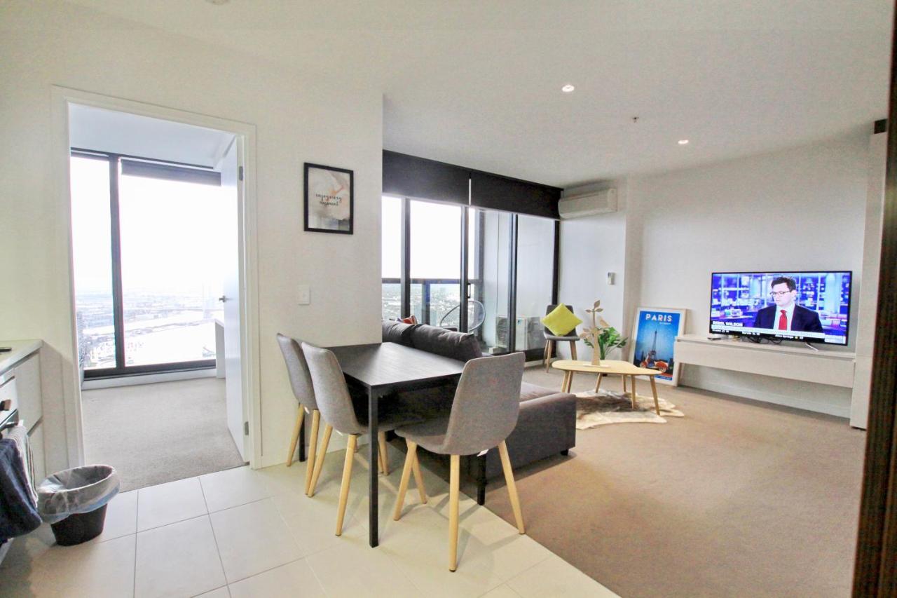 Nest On 639 Lonsdale St Apartment *